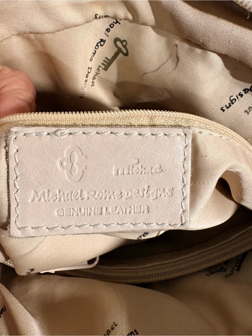 Michael Rome Cream Ruched Leather Shoulder Bag - Picture 5 of 10